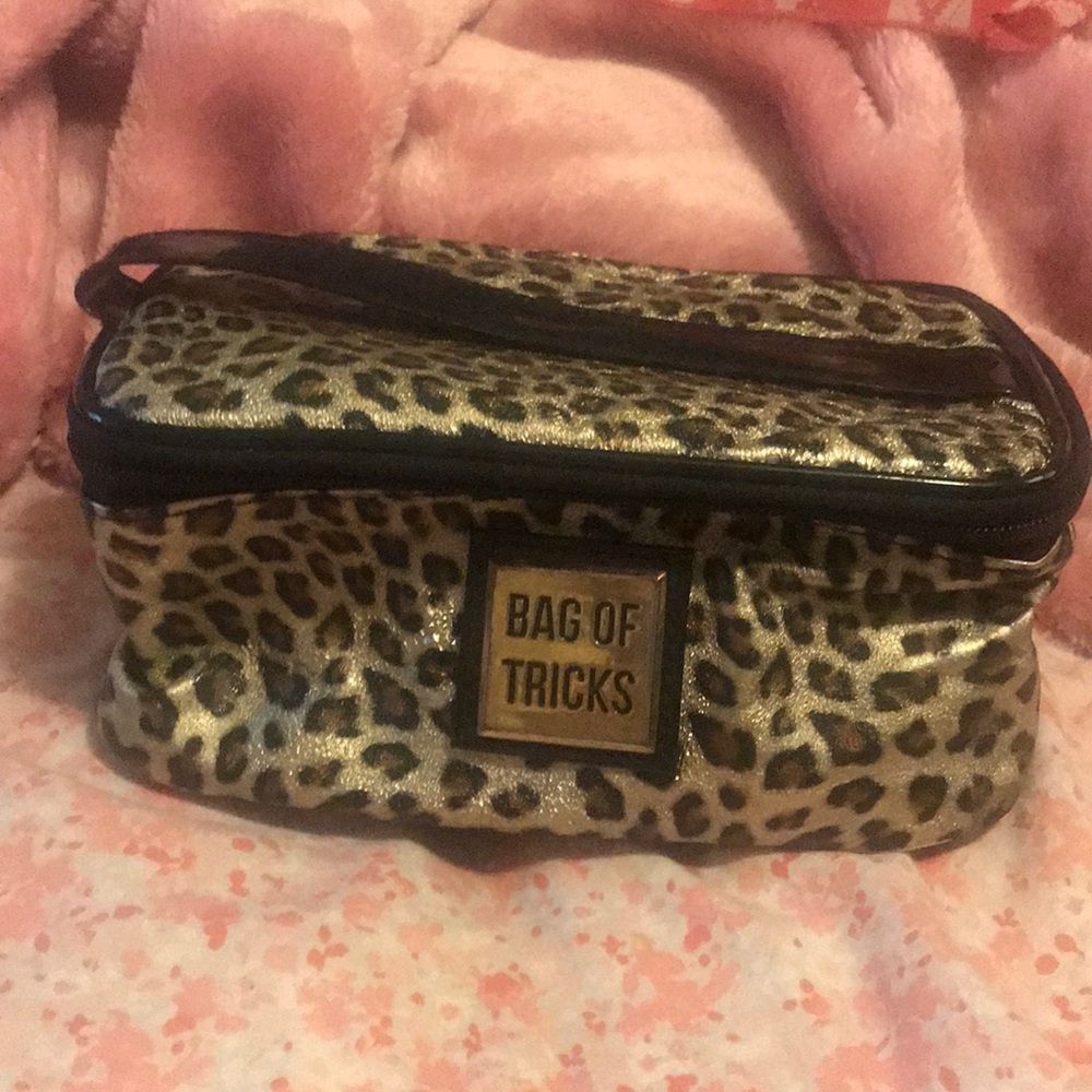 Leopard print makeup back